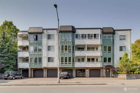 12349 Roosevelt Way NE #203, Seattle, WA 98125