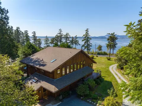 10683 Bayview Edison Rd, Mount Vernon, WA 98273