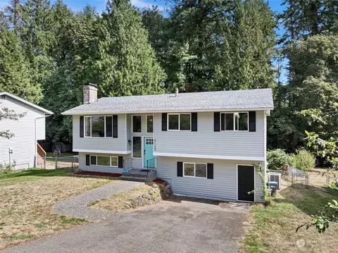 9120 Kristi Ct NW, Bremerton, WA 98311