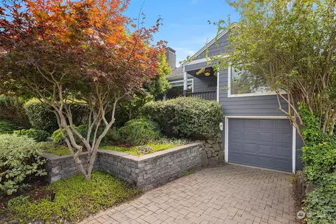 2633 W Crockett St, Seattle, WA 98199