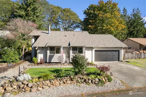 105 Lila St, Steilacoom, WA 98388