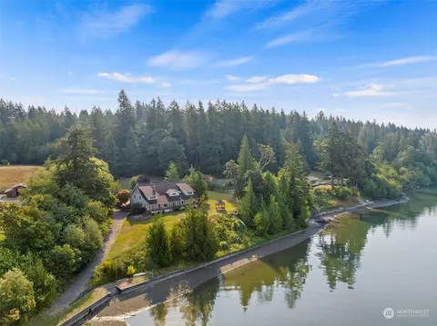 8137 Kerbaugh Rd NE, Olympia, WA 98516