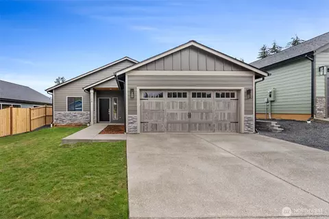 2108 Hawks View Ln, Winlock, WA 98596