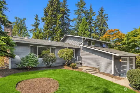 19705 64th Pl NE, Kenmore, WA 98028