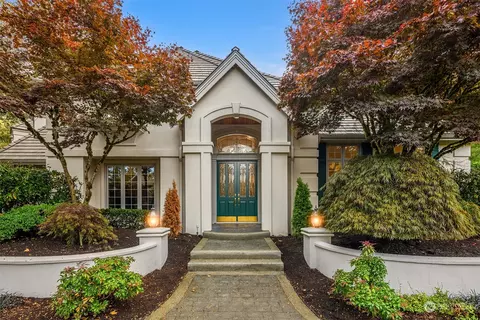 24677 SE 9th Pl, Sammamish, WA 98074