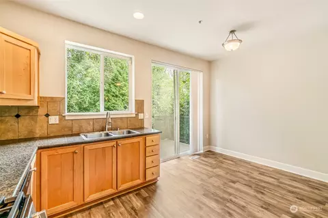 Kitchen - 19102 20th Dr SE #C101, Bothell, WA 98012 photo 4 of 4