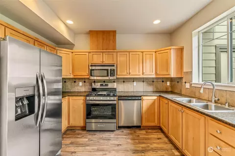 Kitchen - 19102 20th Dr SE #C101, Bothell, WA 98012 photo 2 of 4