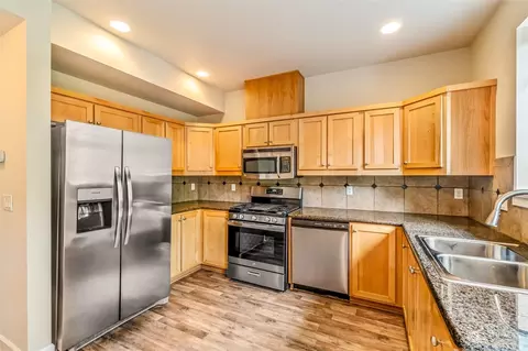 Kitchen - 19102 20th Dr SE #C101, Bothell, WA 98012 photo 3 of 4