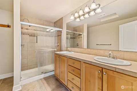 Bath - 19102 20th Dr SE #C101, Bothell, WA 98012 photo 1 of 2