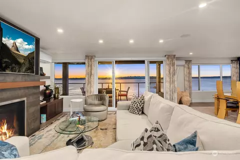 827 Lake St S #205, Kirkland, WA 98033
