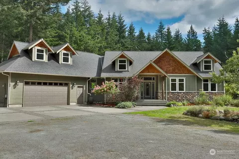 188 Parker Woods Ln, Coupeville, WA 98239