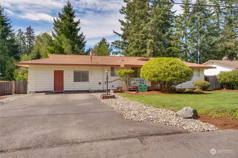 10816 114th Ave SW, Lakewood, WA 98498