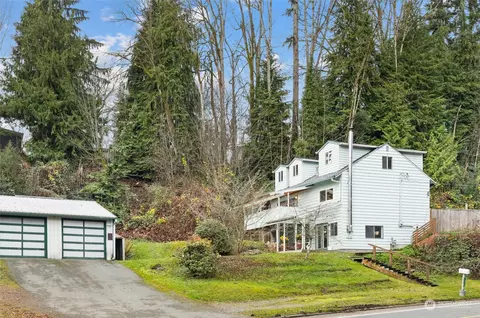 18401 61st Ave NE, Kenmore, WA 98028