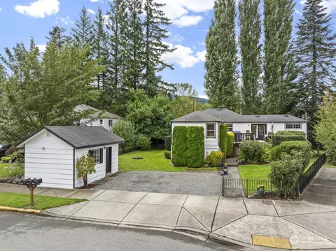 8711 Falls Ave SE, Snoqualmie, WA 98065