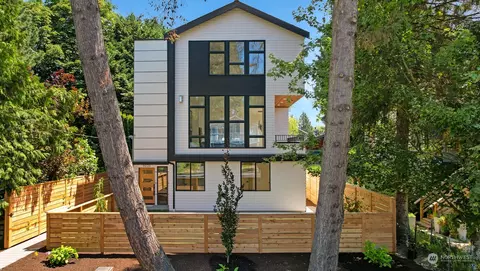9020 4th Ave NW, Seattle, WA 98117