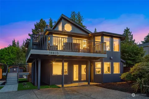 18835 SE 42nd St, Issaquah, WA 98027