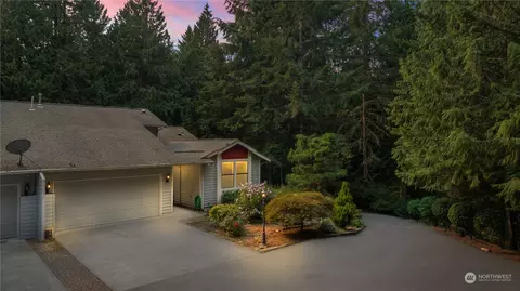 3913 47th St NW, Gig Harbor, WA 98335