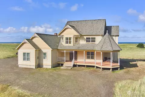 17205 Pacific Way, Long Beach, WA 98631