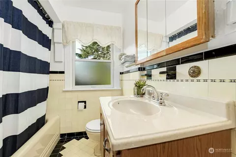 3306 E Pine St, Seattle, WA 98122 photo 14