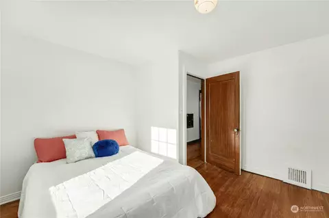 3306 E Pine St, Seattle, WA 98122 photo 19