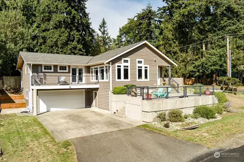 1445 Manor Way, Freeland, WA 98249