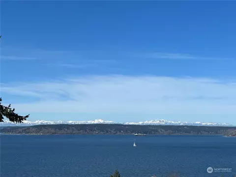5818 Overlook Ave NE, Tacoma, WA 98422