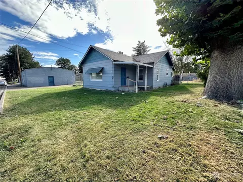 1000 Hillcrest St, Grandview, WA 98930