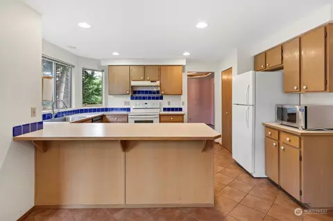 Kitchen - 22427 6th Dr SE, Bothell, WA 98021 photo 3 of 5