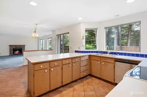 Kitchen - 22427 6th Dr SE, Bothell, WA 98021 photo 5 of 5