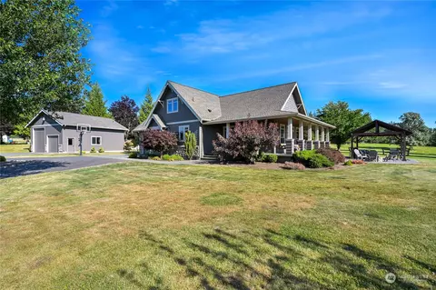 5275 Red Tree Ln, Bellingham, WA 98226