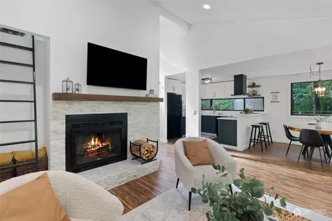 4251 155th Pl SE #5-2, Bellevue, WA 98006