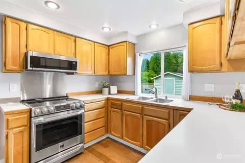 Kitchen - 5119 15th Ave W, Everett, WA 98203 photo 4 of 6