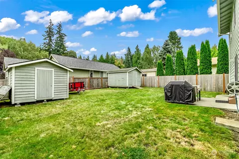 Exterior - 5119 15th Ave W, Everett, WA 98203 photo 4 of 6