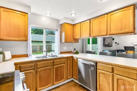 Kitchen - 5119 15th Ave W, Everett, WA 98203 photo 2 of 6