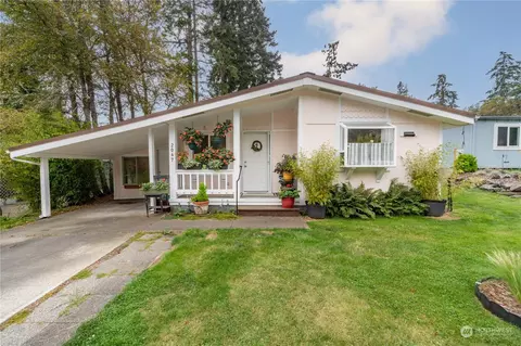 2067 Victoria Ave, Port Townsend, WA 98368