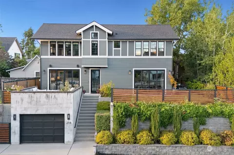 216 Newton St, Seattle, WA 98109