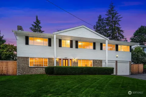 12119 SE 63rd Pl, Bellevue, WA 98006