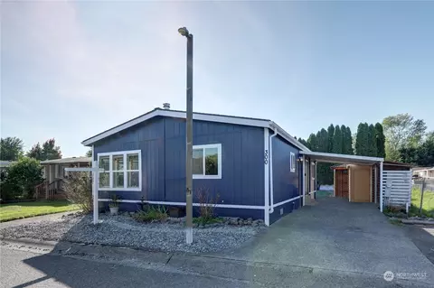 300 Grand Fir Dr, Enumclaw, WA 98022