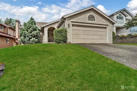 912 S 32nd St, Renton, WA 98055