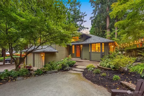 8409 NE 150th St, Kenmore, WA 98028