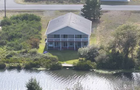 992 Point Brown Ave SE #2, Ocean Shores, WA 98569