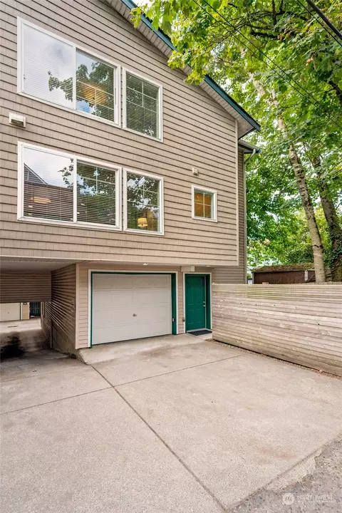 1126 14th Ave #E, Seattle, WA 98122