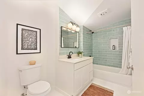 1126 14th Ave #E, Seattle, WA 98122 photo 17