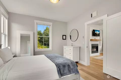 Bedroom - 54 Cedar Run Loop, Pacific Beach, WA 98571 photo 2 of 3