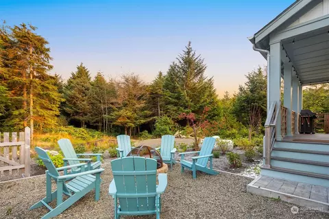 Exterior - 54 Cedar Run Loop, Pacific Beach, WA 98571 photo 2 of 3