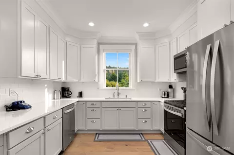 Kitchen - 54 Cedar Run Loop, Pacific Beach, WA 98571 photo 1 of 2