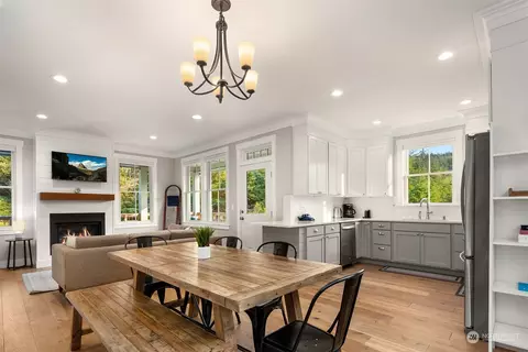 Dining - 54 Cedar Run Loop, Pacific Beach, WA 98571 photo 1 of 1