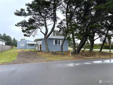 700 S Rain St NE, Ocean Shores, WA 98569