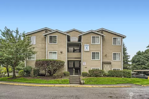 28712 18th Ave S #X102, Federal Way, WA 98003