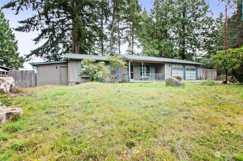 10122 Whitecap Dr NW, Olympia, WA 98502